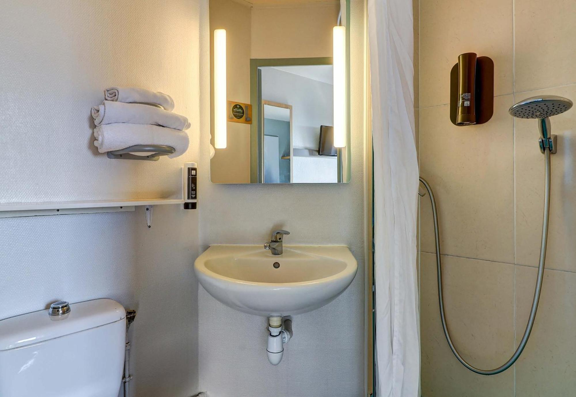 B&B Hotel Dijon Nord Zenith Bagian luar foto