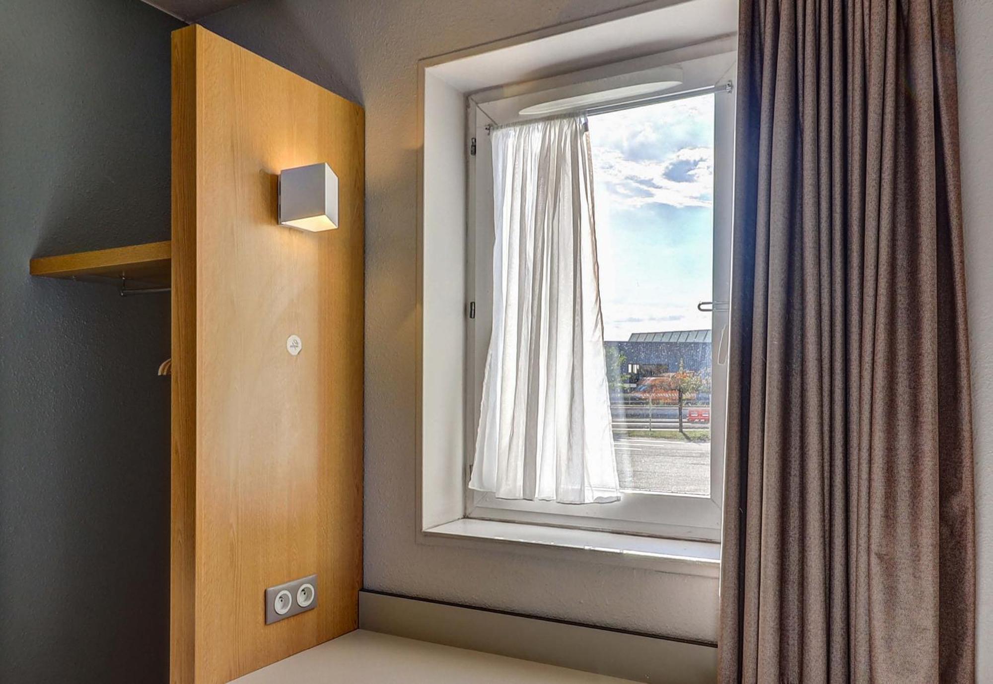 B&B Hotel Dijon Nord Zenith Bagian luar foto